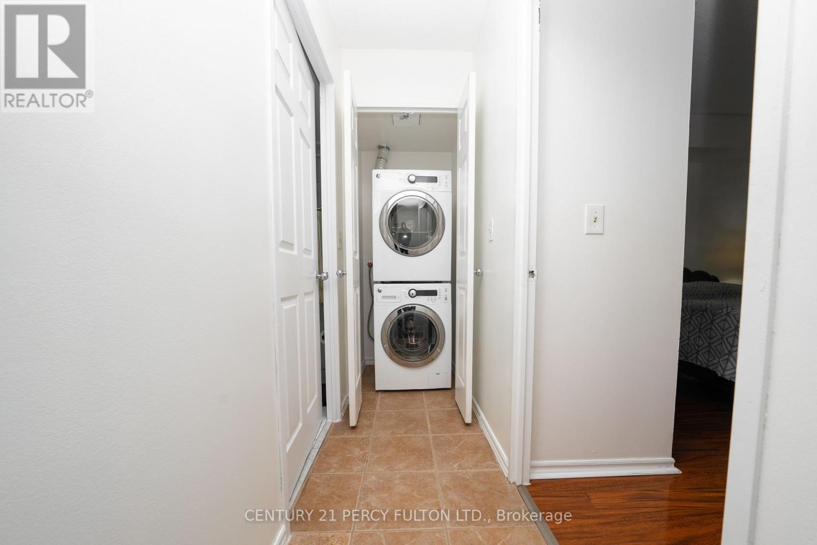 508 - 325 Webb Drive Property Photo 7