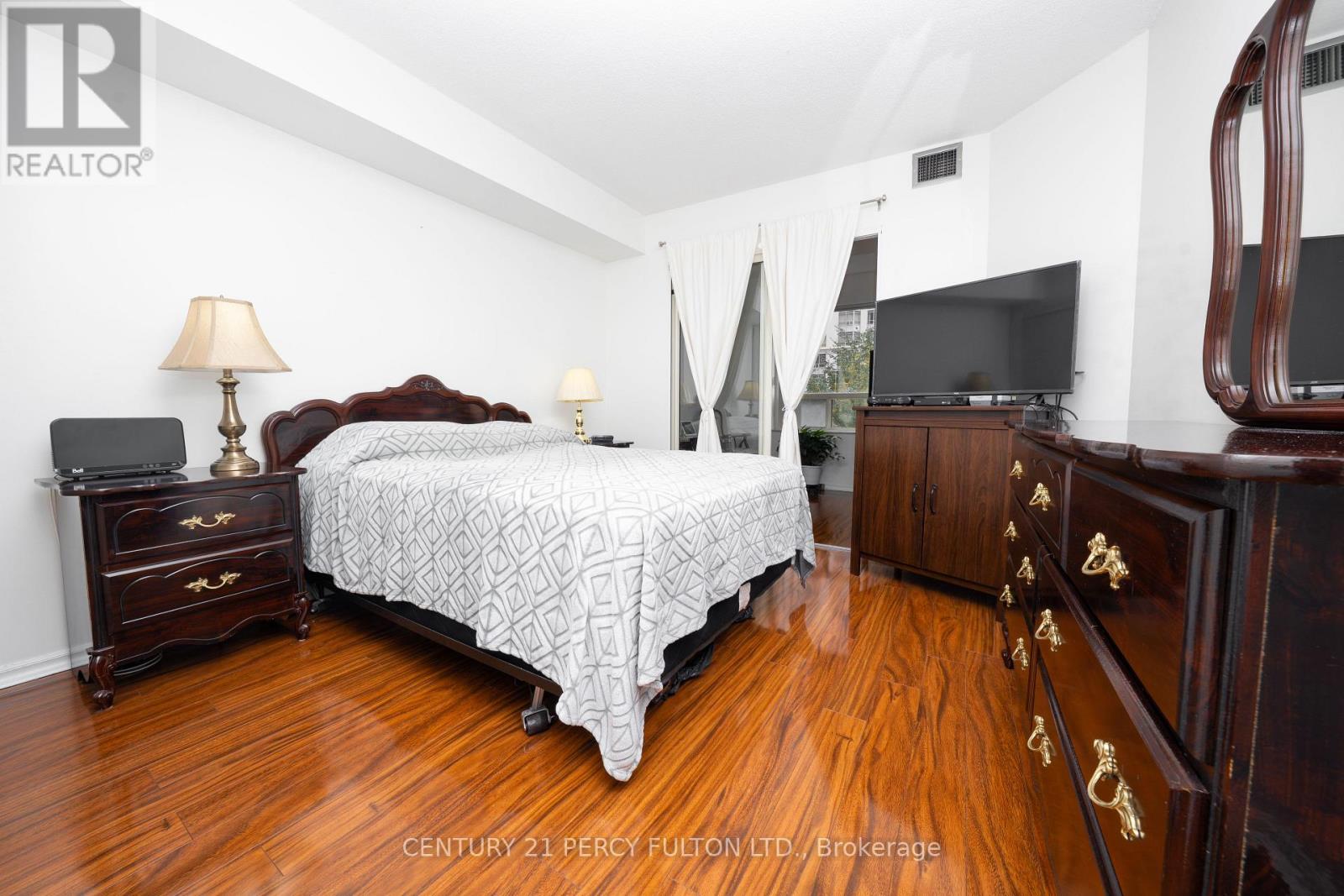 508 - 325 Webb Drive Property Photo 8