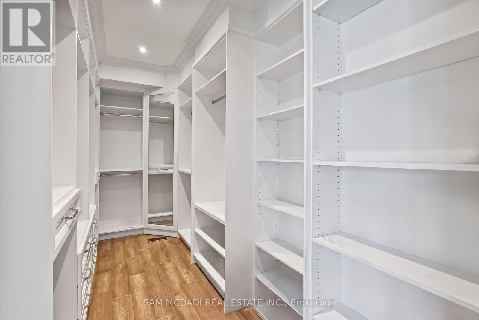 390 Sandhurst Drive Property Photo 24