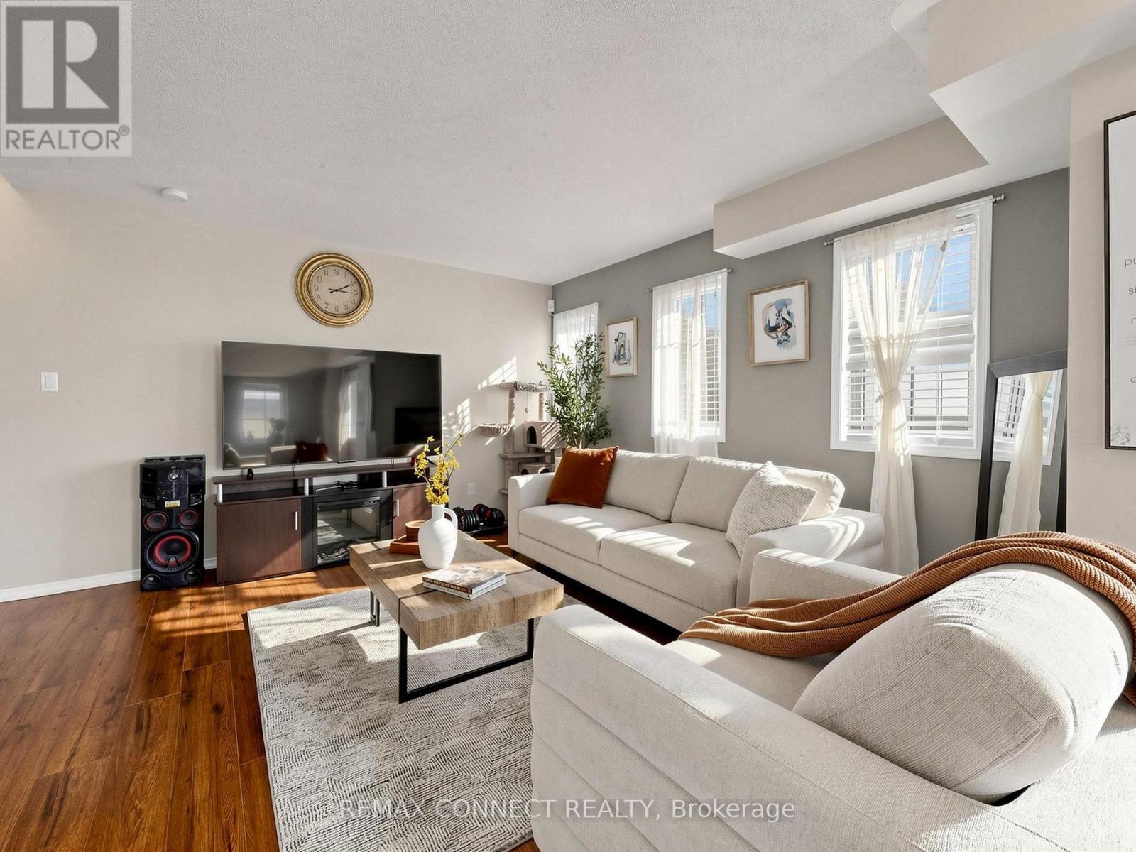 304 - 58 Sidney Belsey Crescent Property Photo 3