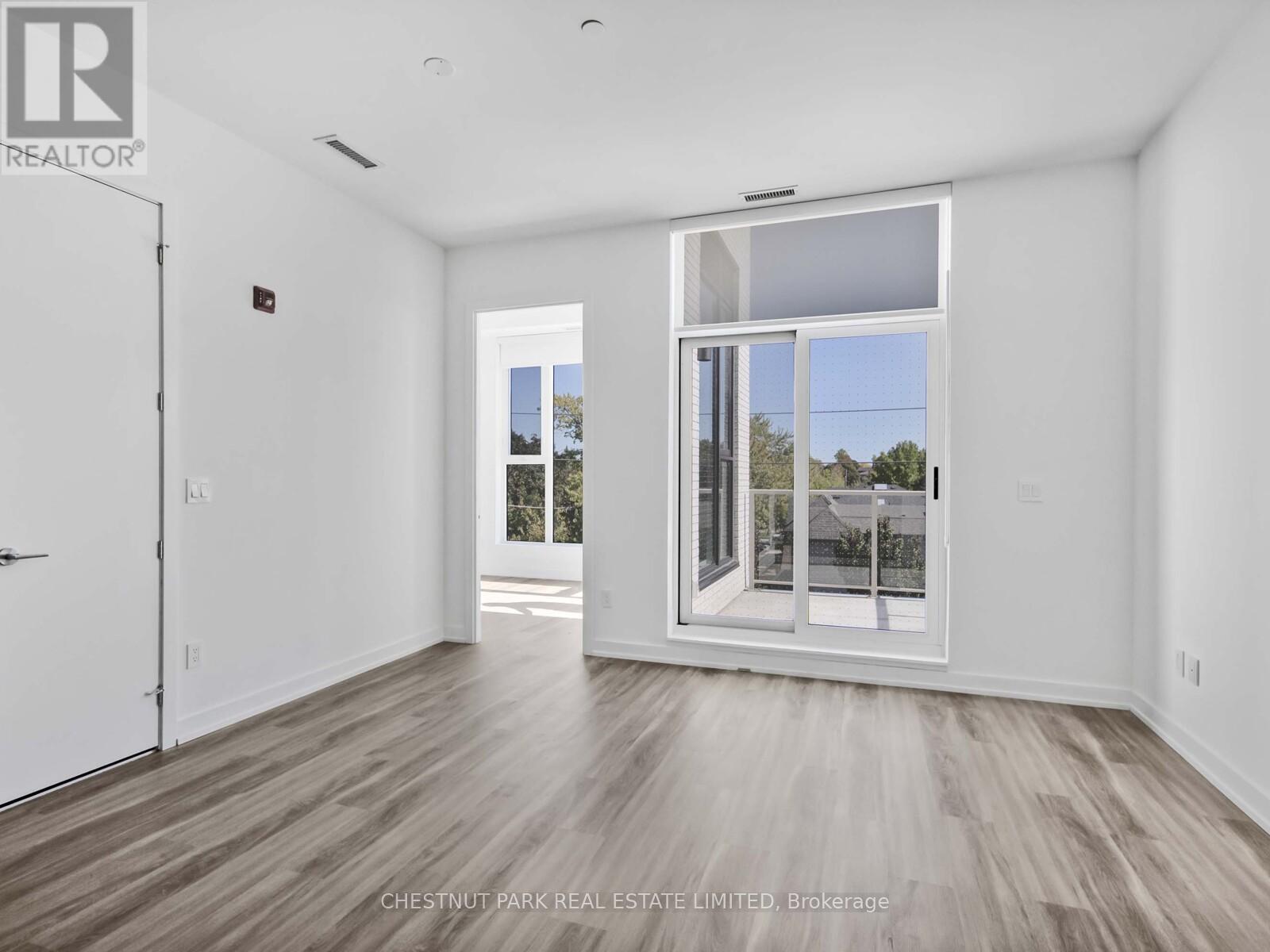 407 - 722 Marlee Avenue Property Photo 4