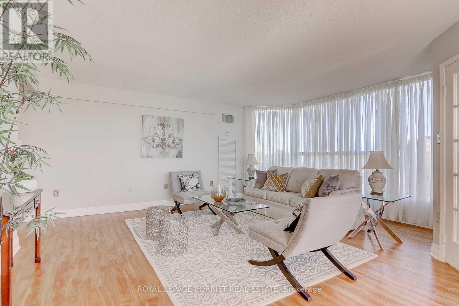 508 - 1271 Walden Circle Property Photo 5