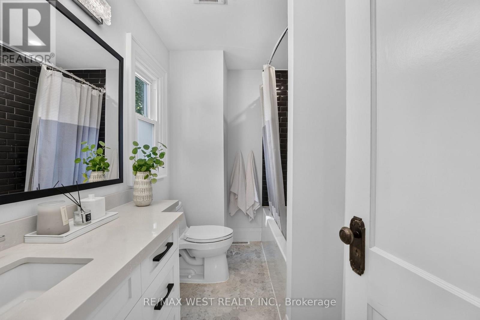 47 Deforest Road Property Photo 22