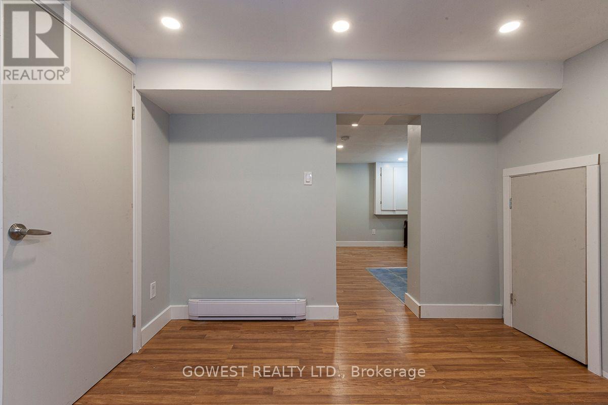 2 - 480 Jane Street Property Photo 8