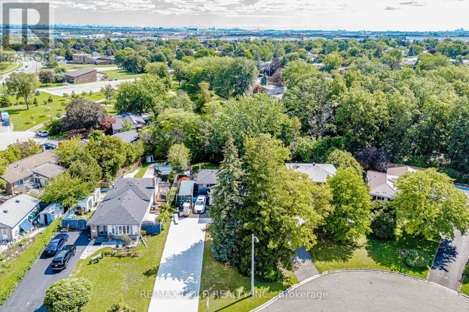 44 Deloraine Drive Property Photo 2