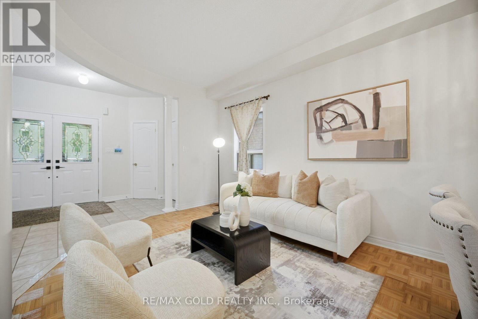 10 Sir Jacobs Crescent Property Photo 6