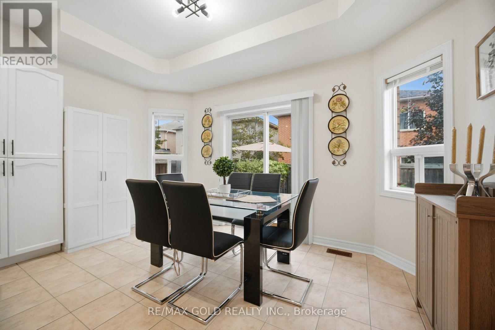 10 Sir Jacobs Crescent Property Photo 13