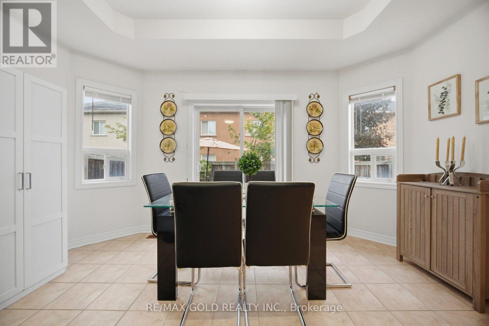 10 Sir Jacobs Crescent Property Photo 14