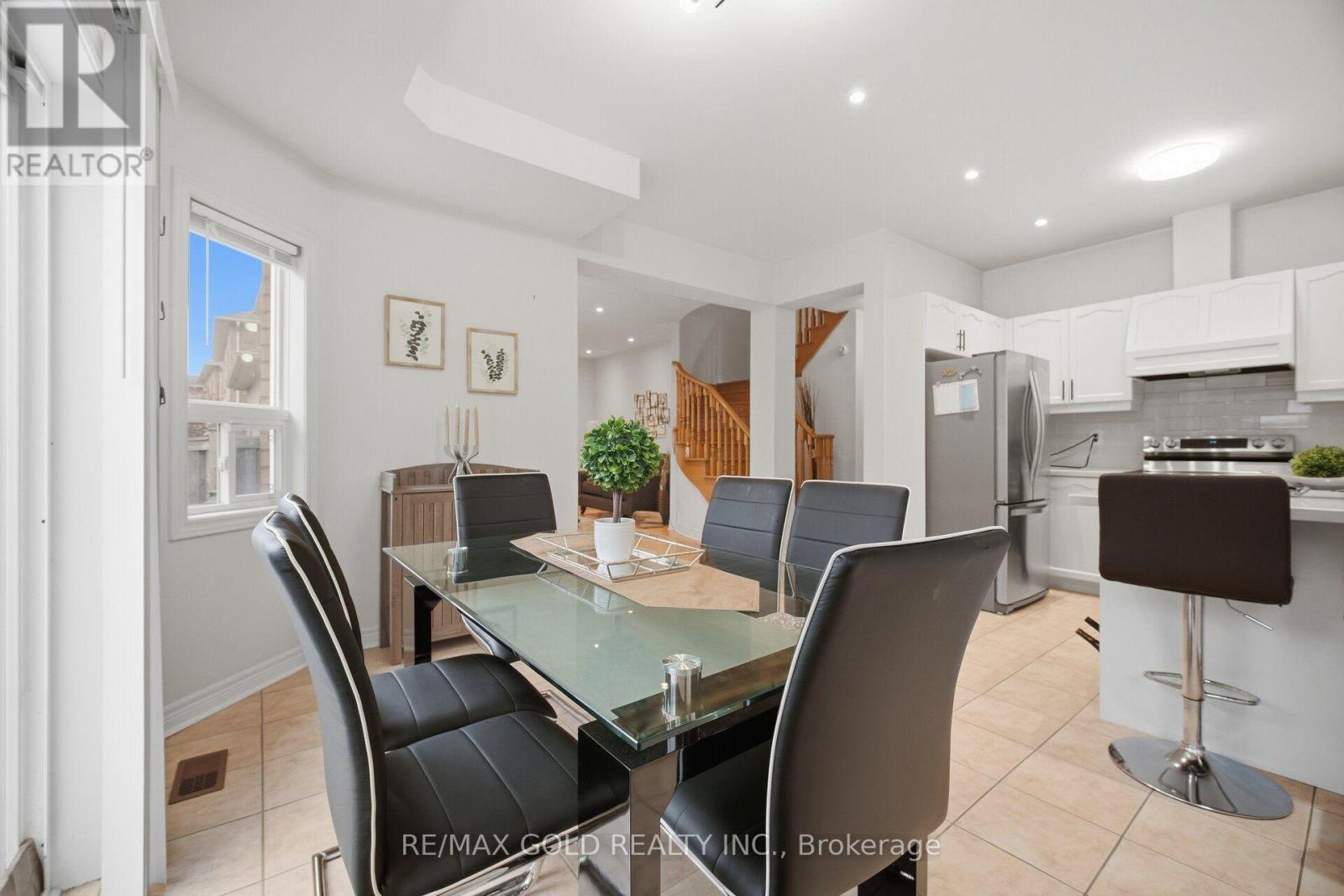 10 Sir Jacobs Crescent Property Photo 15