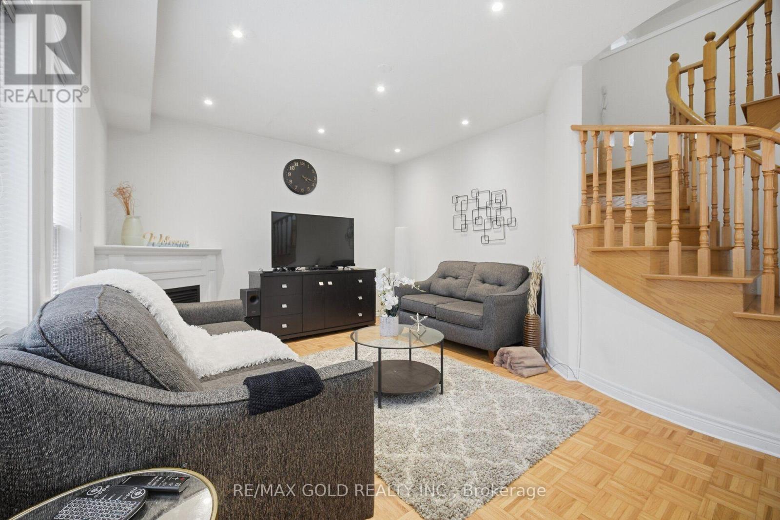 10 Sir Jacobs Crescent Property Photo 16