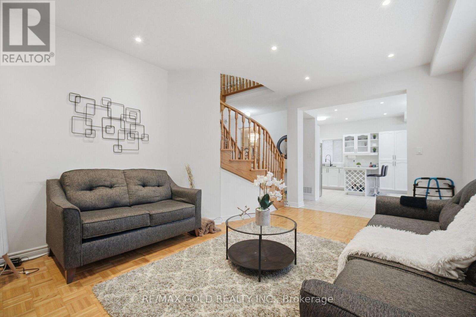 10 Sir Jacobs Crescent Property Photo 17