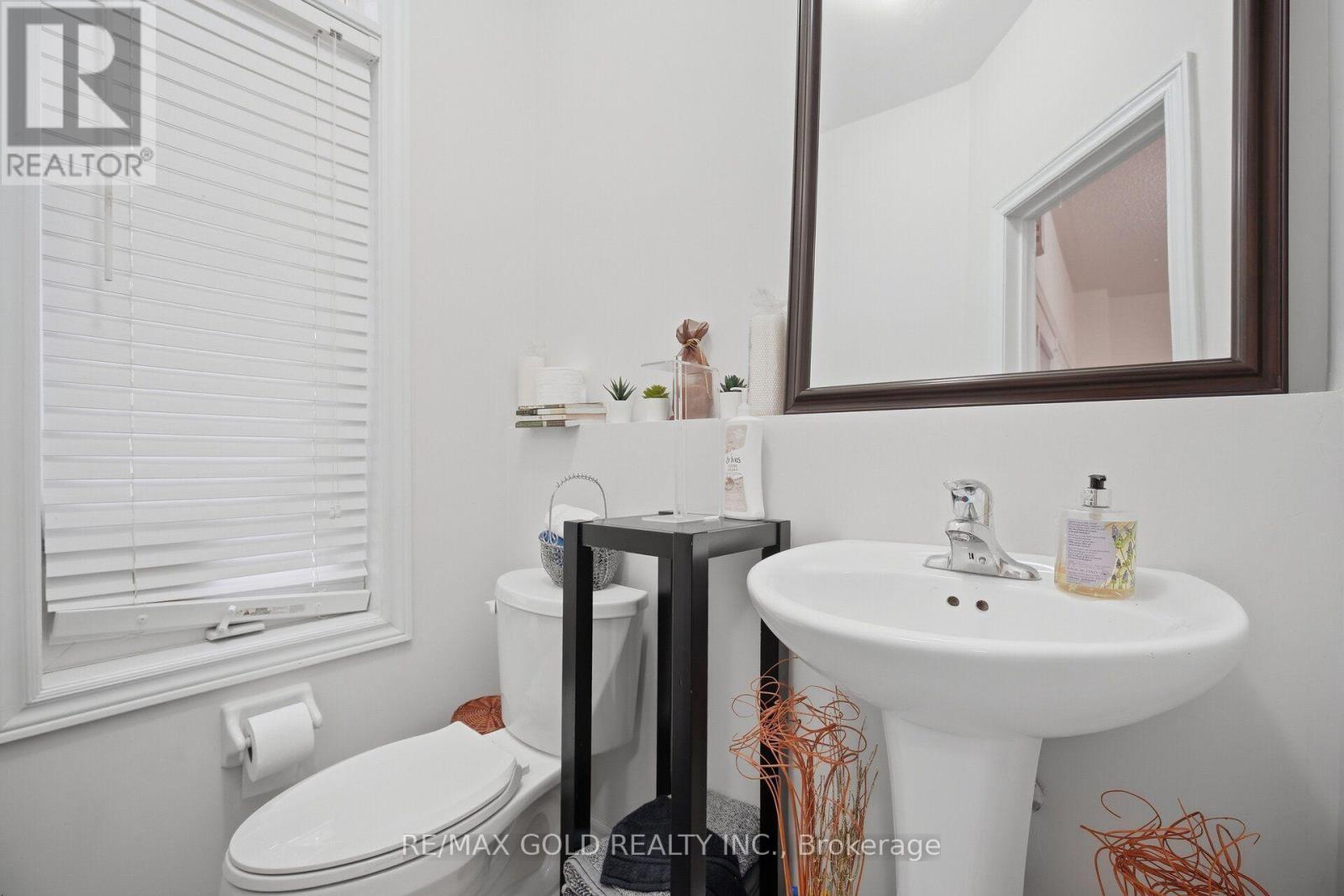 10 Sir Jacobs Crescent Property Photo 18