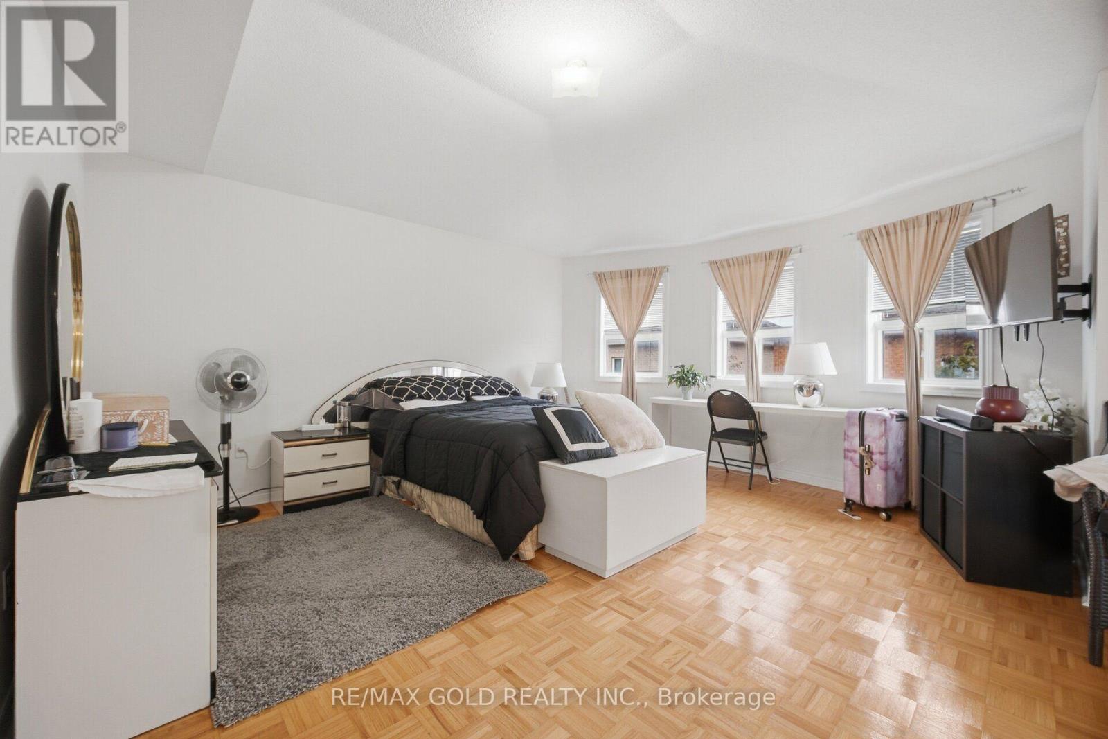 10 Sir Jacobs Crescent Property Photo 20