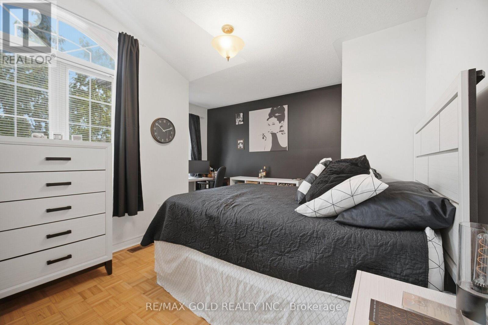 10 Sir Jacobs Crescent Property Photo 29