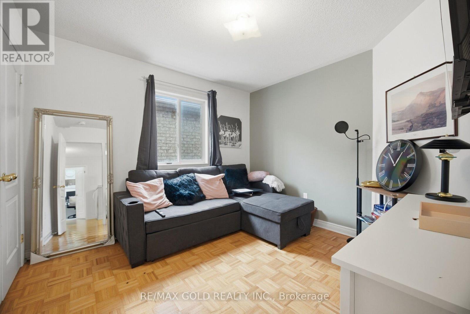 10 Sir Jacobs Crescent Property Photo 31
