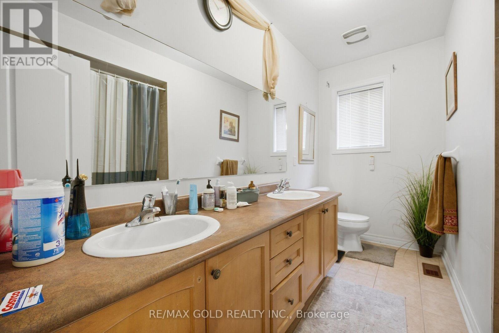10 Sir Jacobs Crescent Property Photo 35