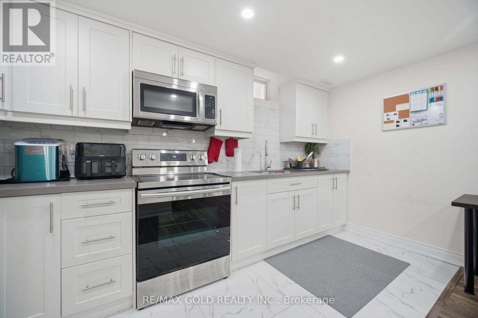 10 Sir Jacobs Crescent Property Photo 41