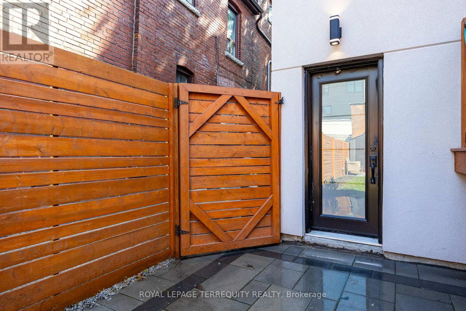 Bsmt - 668 Indian Road Property Photo 2