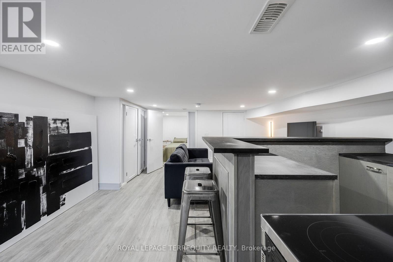 Bsmt - 668 Indian Road Property Photo 9