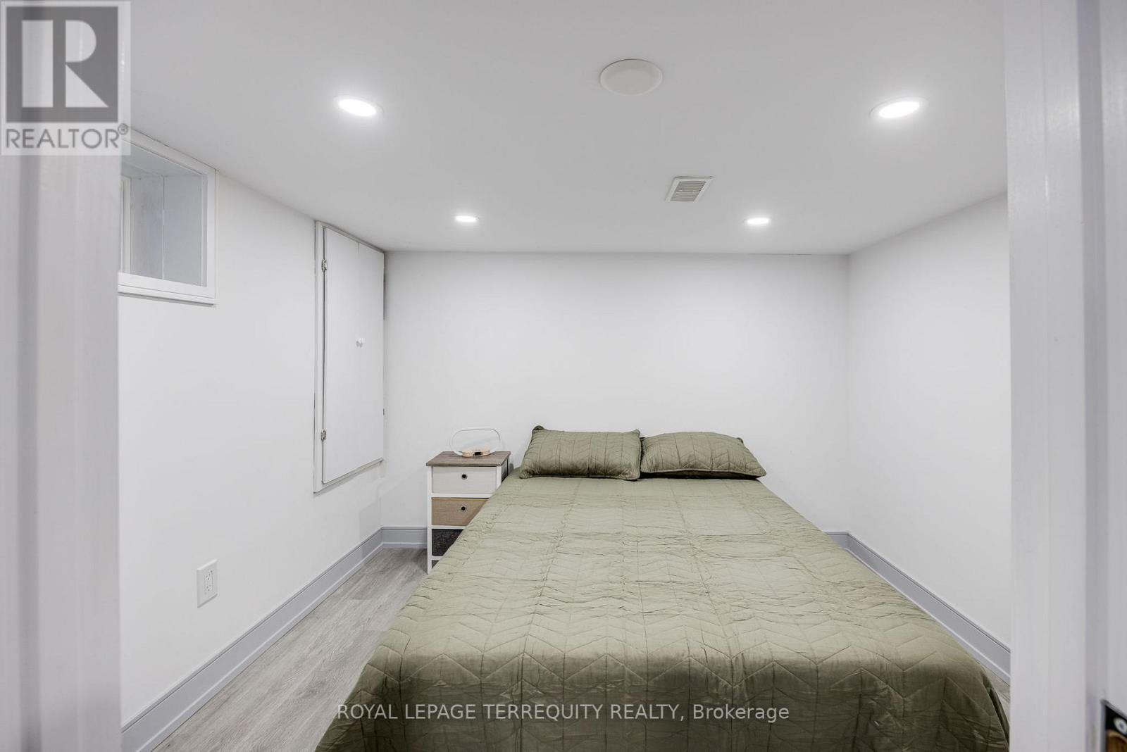 Bsmt - 668 Indian Road Property Photo 14