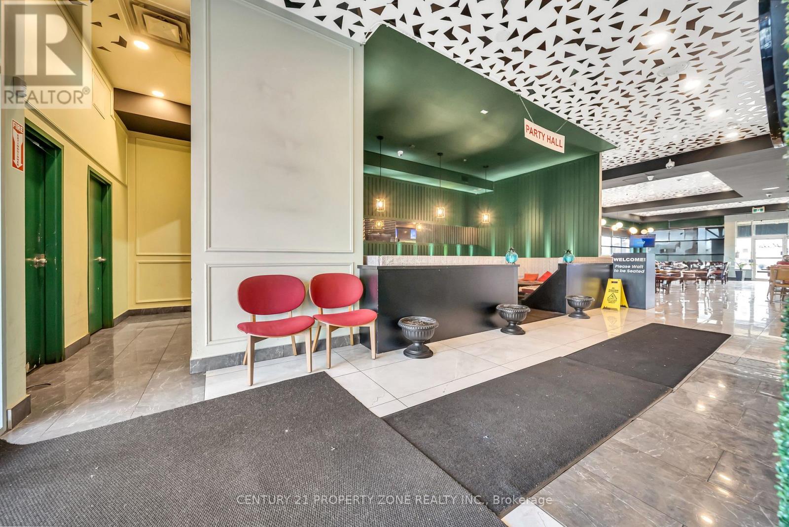 12 - 120 Queen Plate Drive Property Photo 35