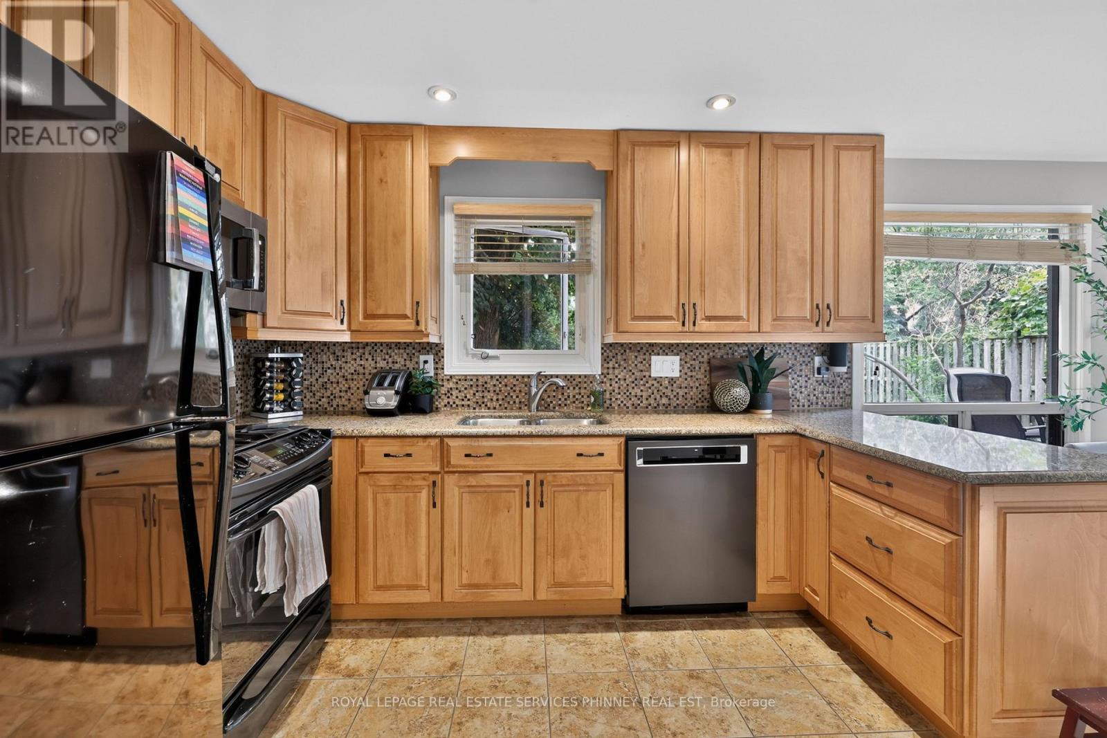 2467 Grindstone Court Property Photo 10