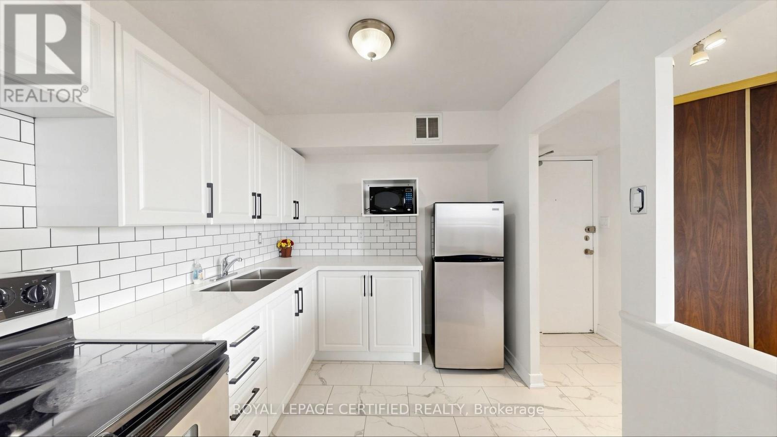 1903 - 330 Dixon Road Property Photo 7