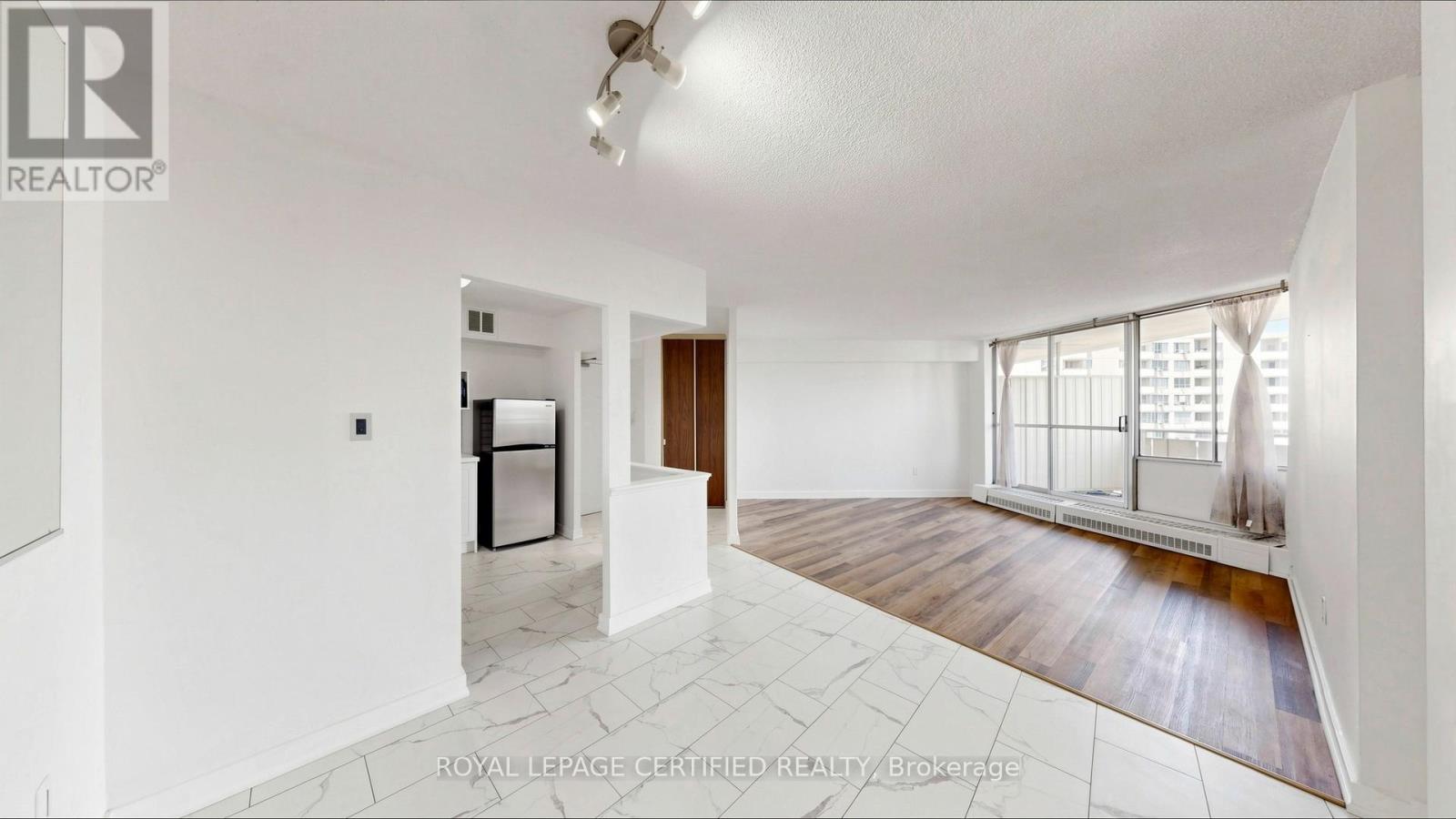 1903 - 330 Dixon Road Property Photo 12
