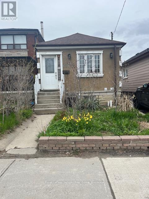 627 Caledonia Road Property Photo 2