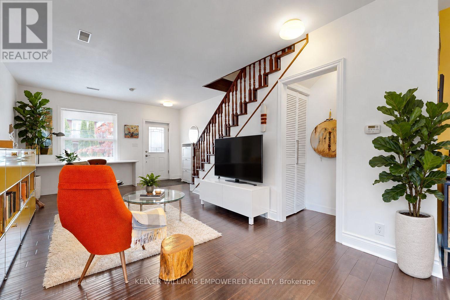 274 Wallace Avenue Property Photo 2