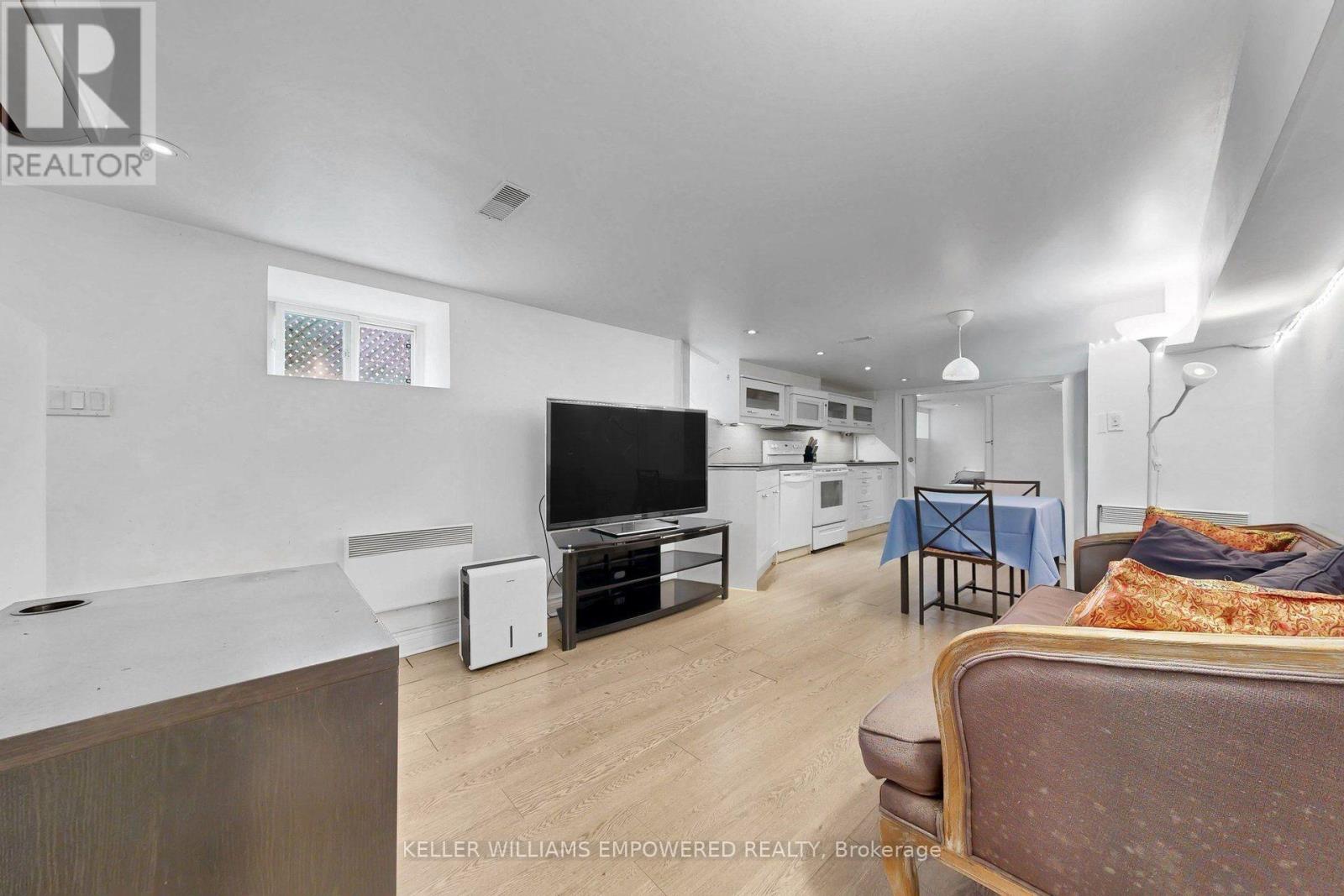 274 Wallace Avenue Property Photo 32