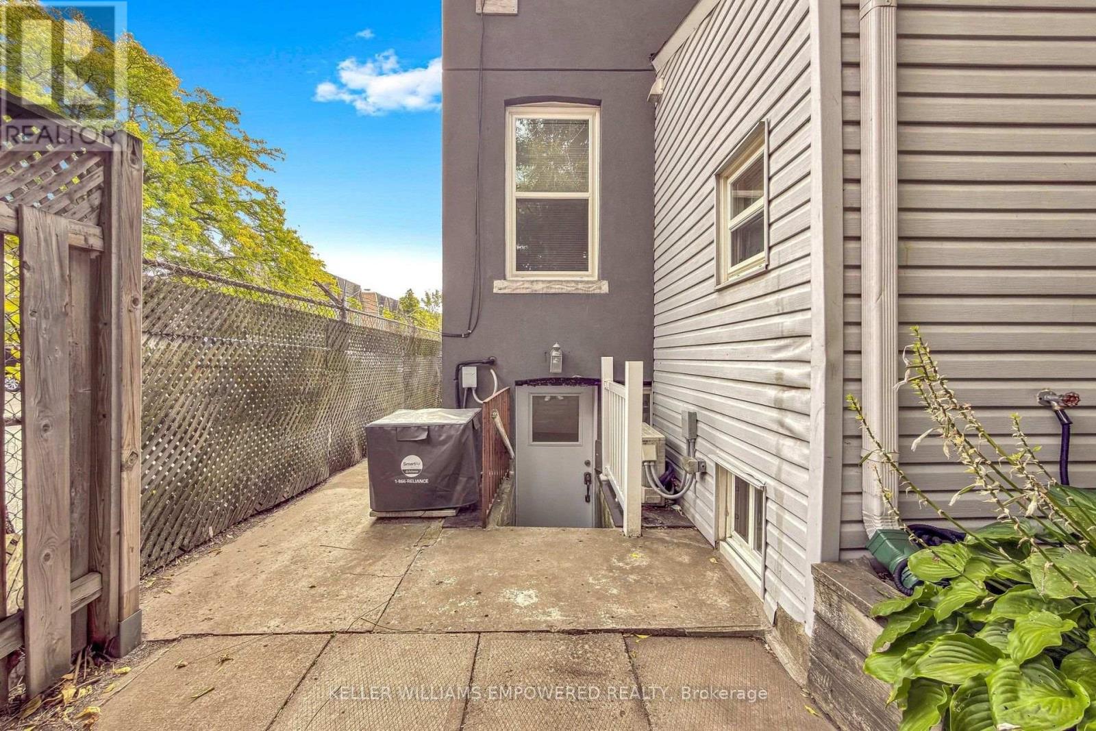 274 Wallace Avenue Property Photo 40