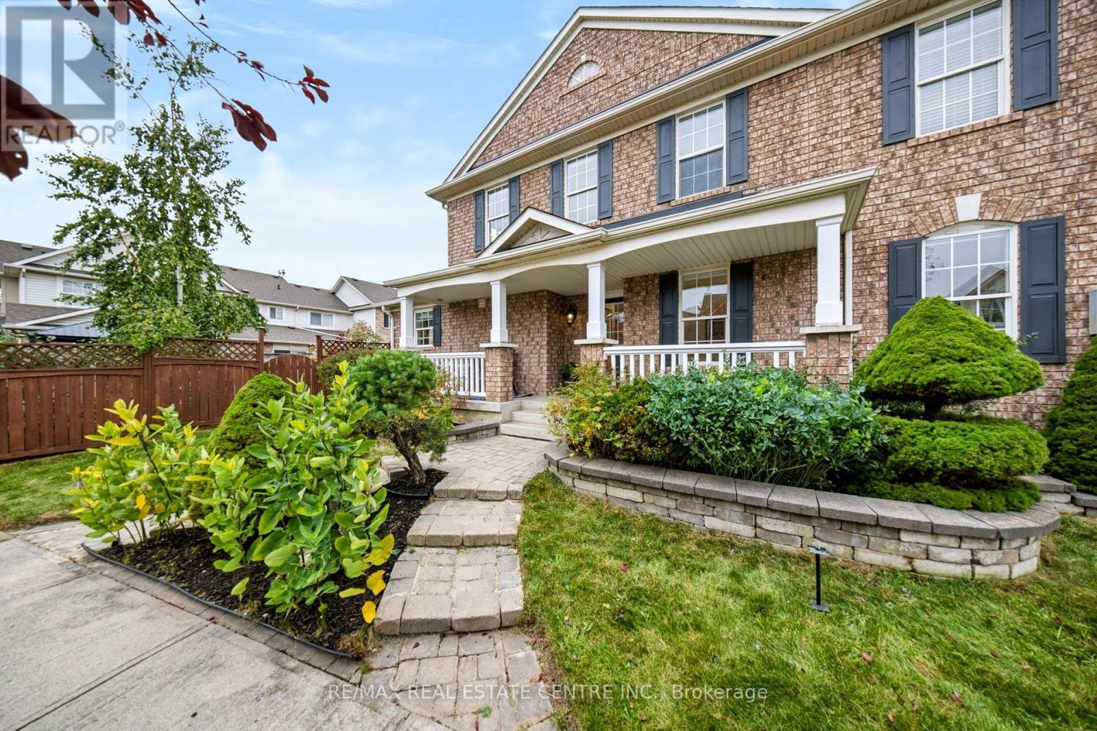 1630 Cartwright Crescent Property Photo 3