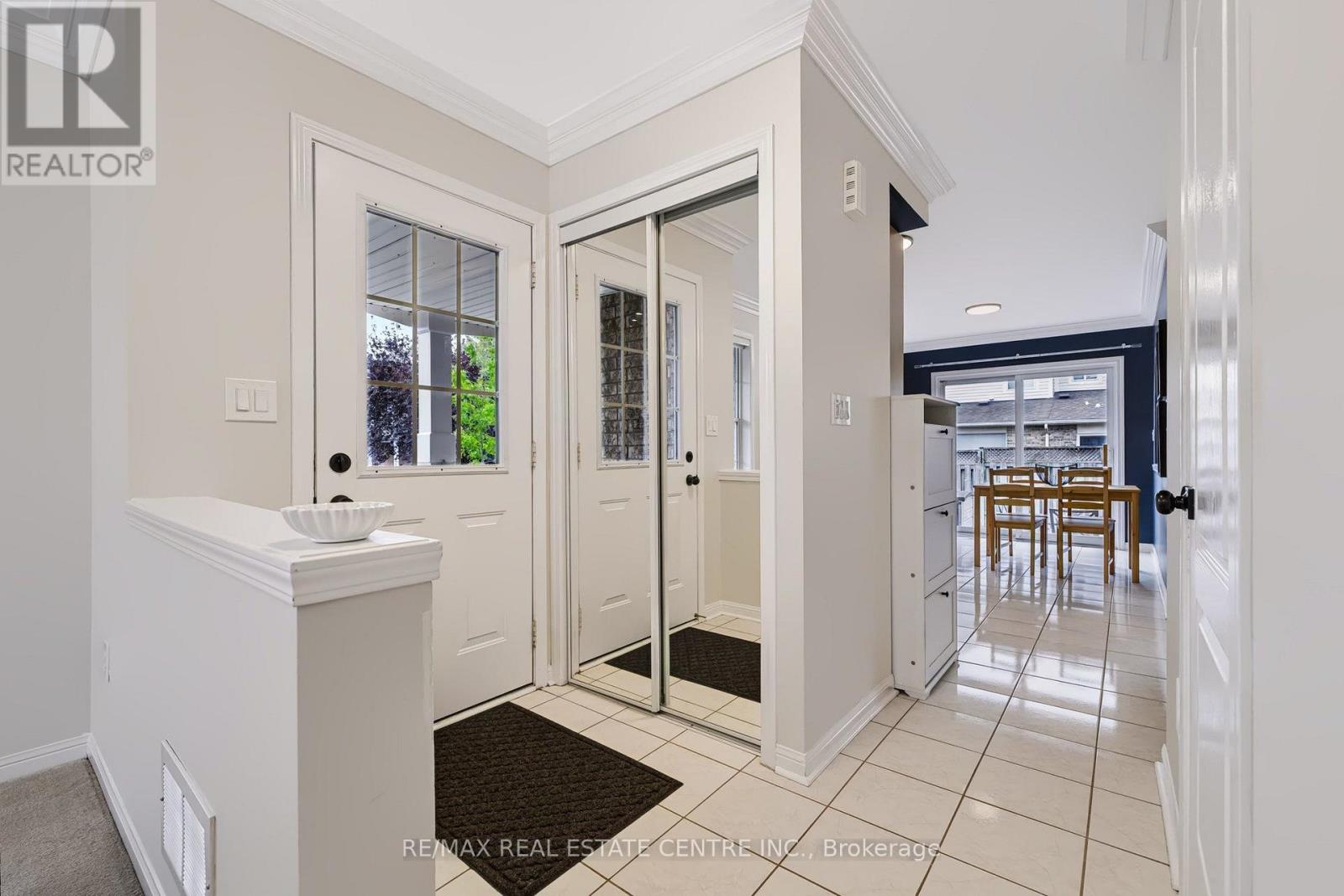 1630 Cartwright Crescent Property Photo 5