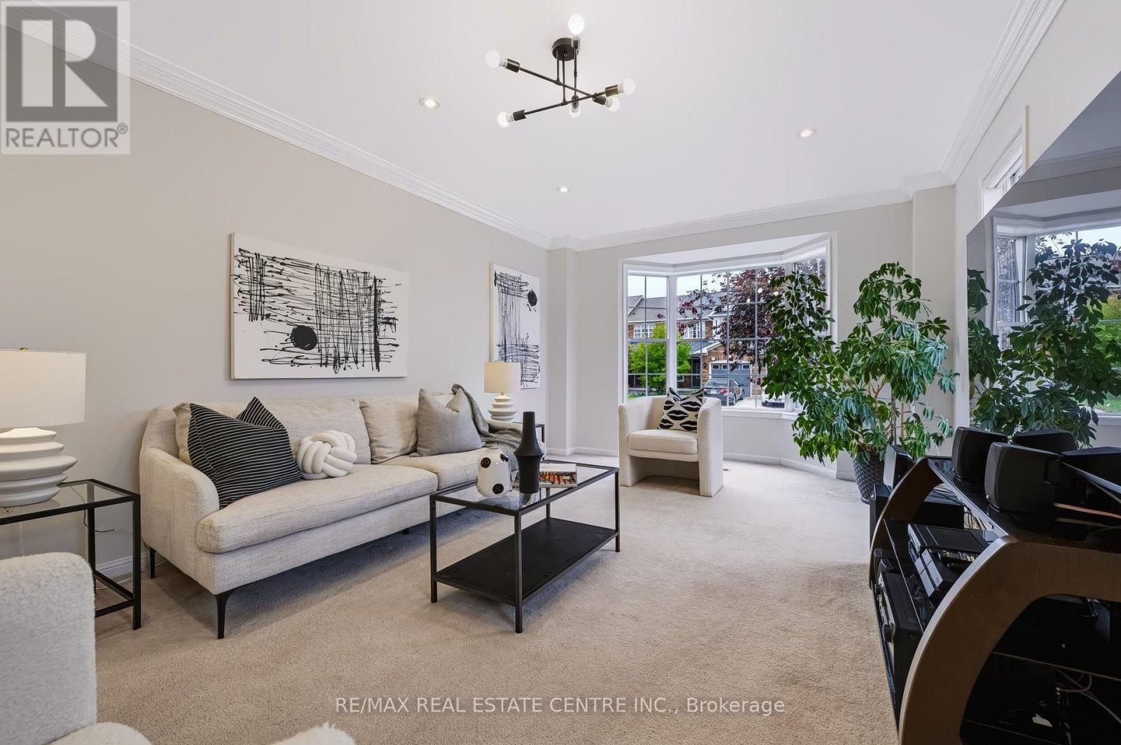 1630 Cartwright Crescent Property Photo 7