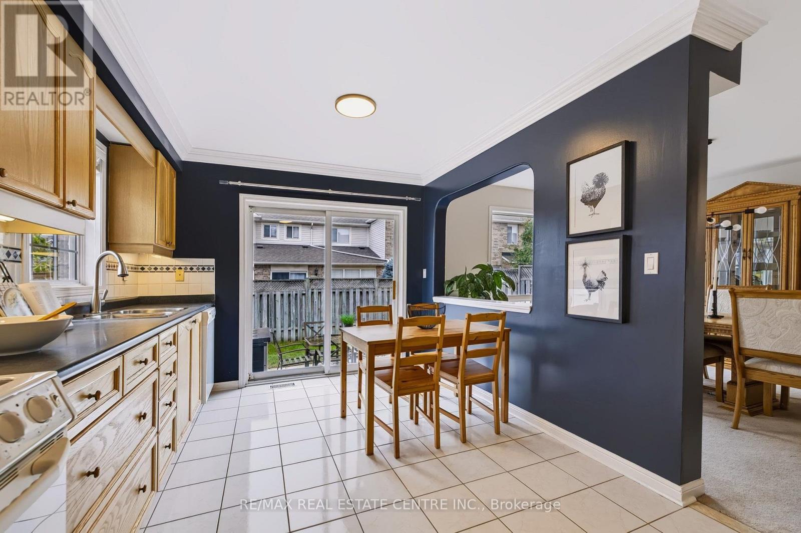 1630 Cartwright Crescent Property Photo 10