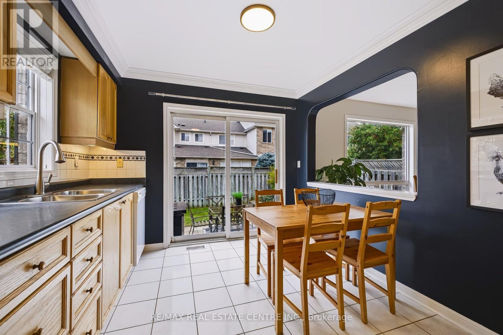 1630 Cartwright Crescent Property Photo 13