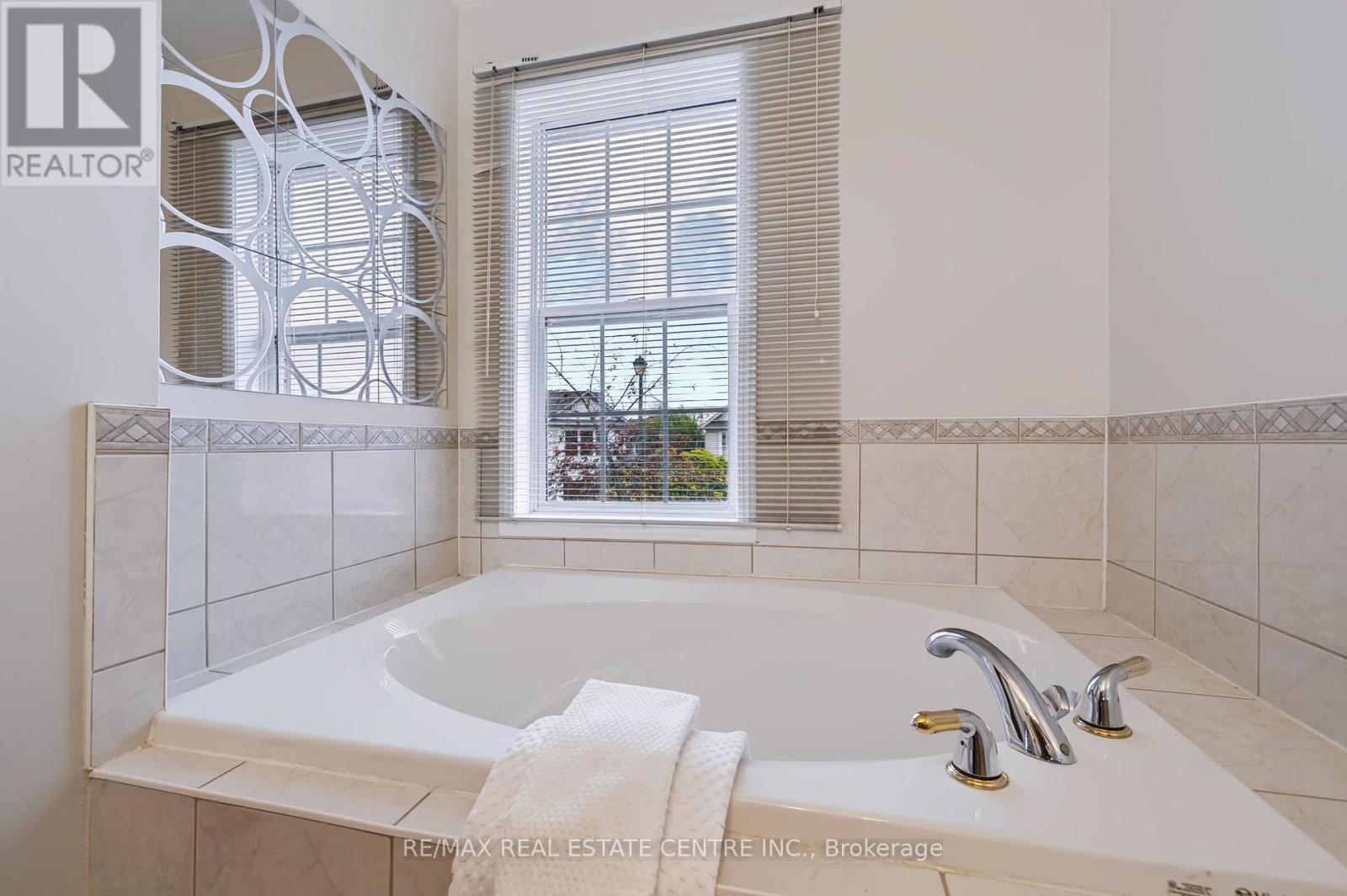 1630 Cartwright Crescent Property Photo 21