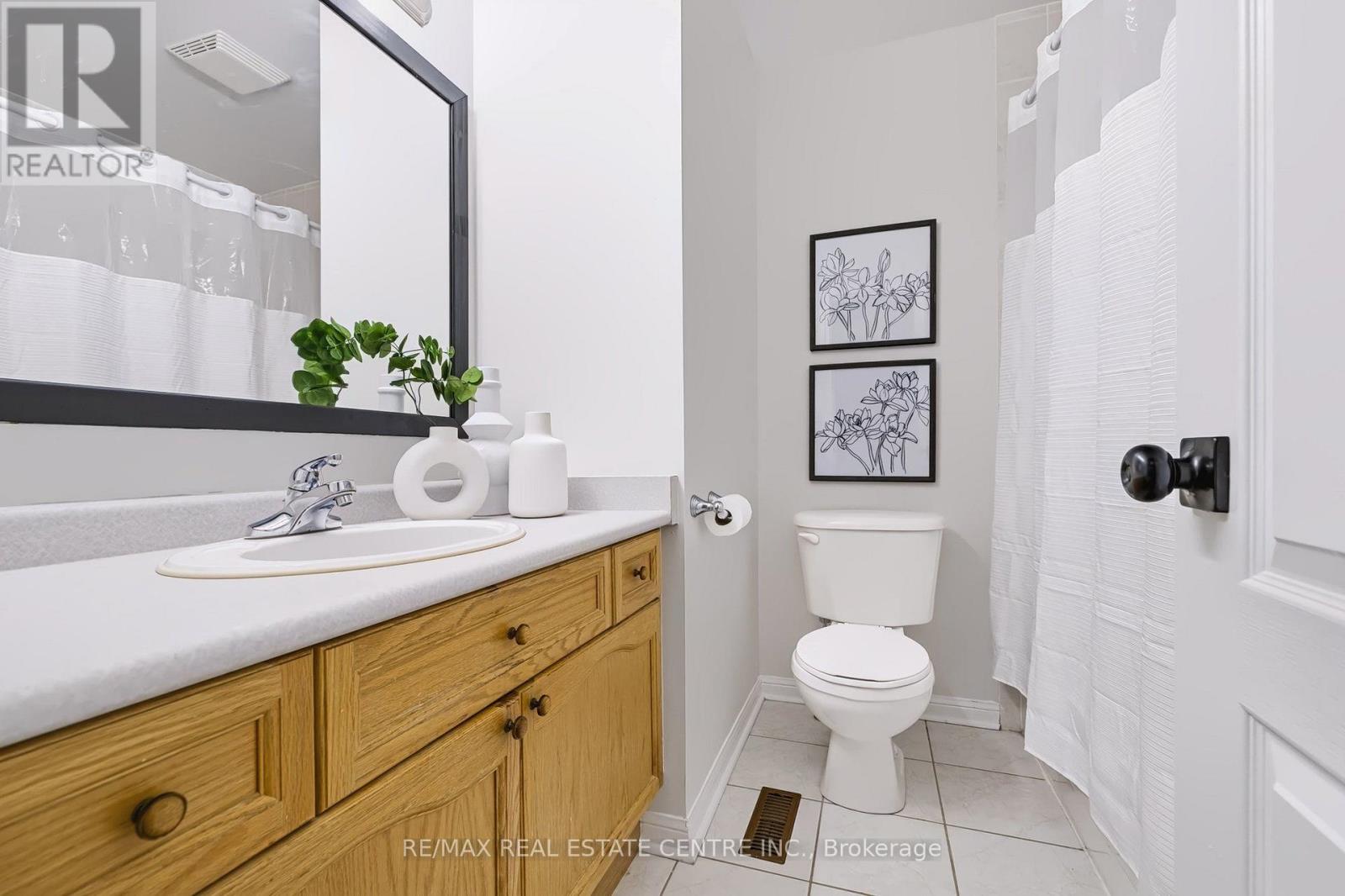 1630 Cartwright Crescent Property Photo 23