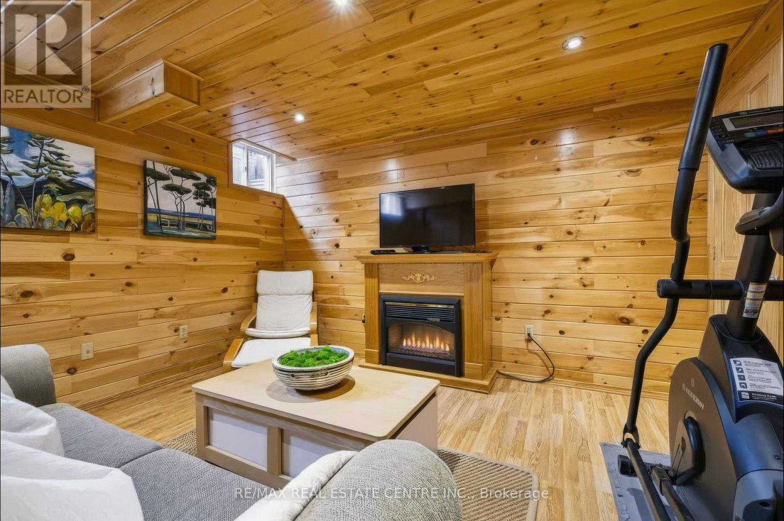 1630 Cartwright Crescent Property Photo 26