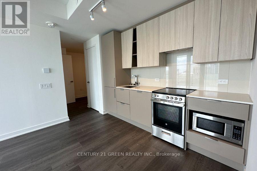 2301 - 3900 Confederation Parkway Property Photo 6