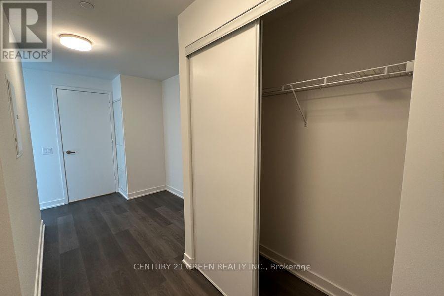2301 - 3900 Confederation Parkway Property Photo 8