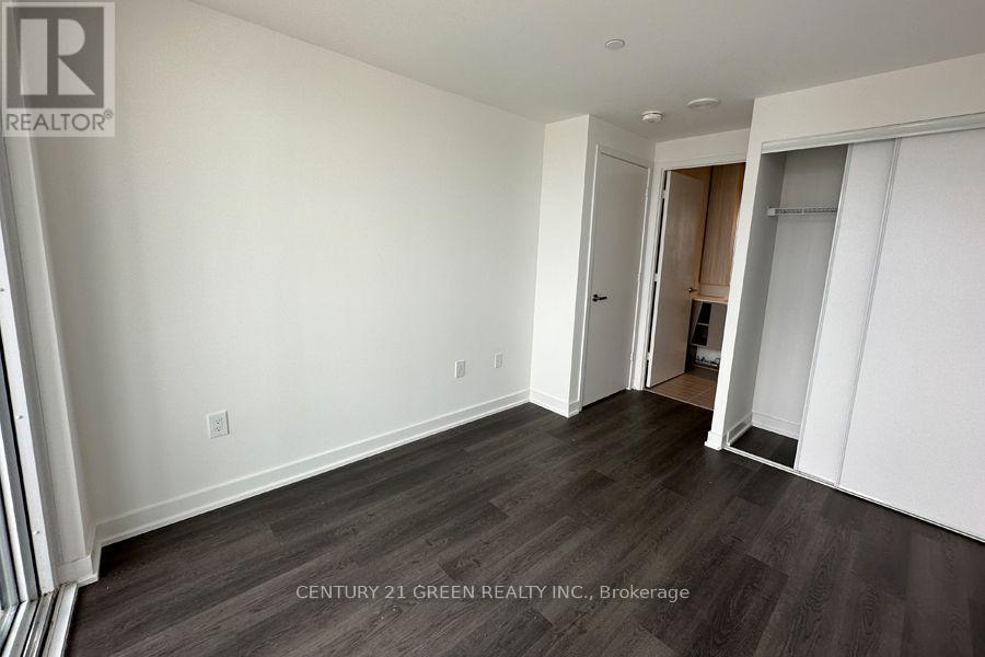 2301 - 3900 Confederation Parkway Property Photo 13