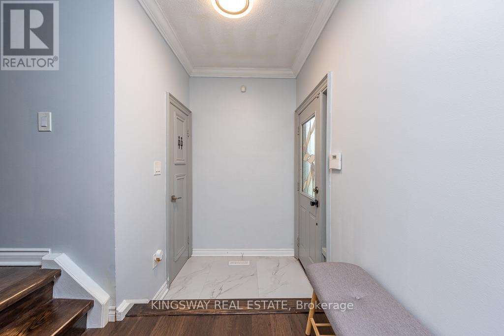 22 - 525 Meadows Boulevard Property Photo 9
