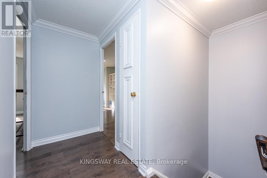 22 - 525 Meadows Boulevard Property Photo 27
