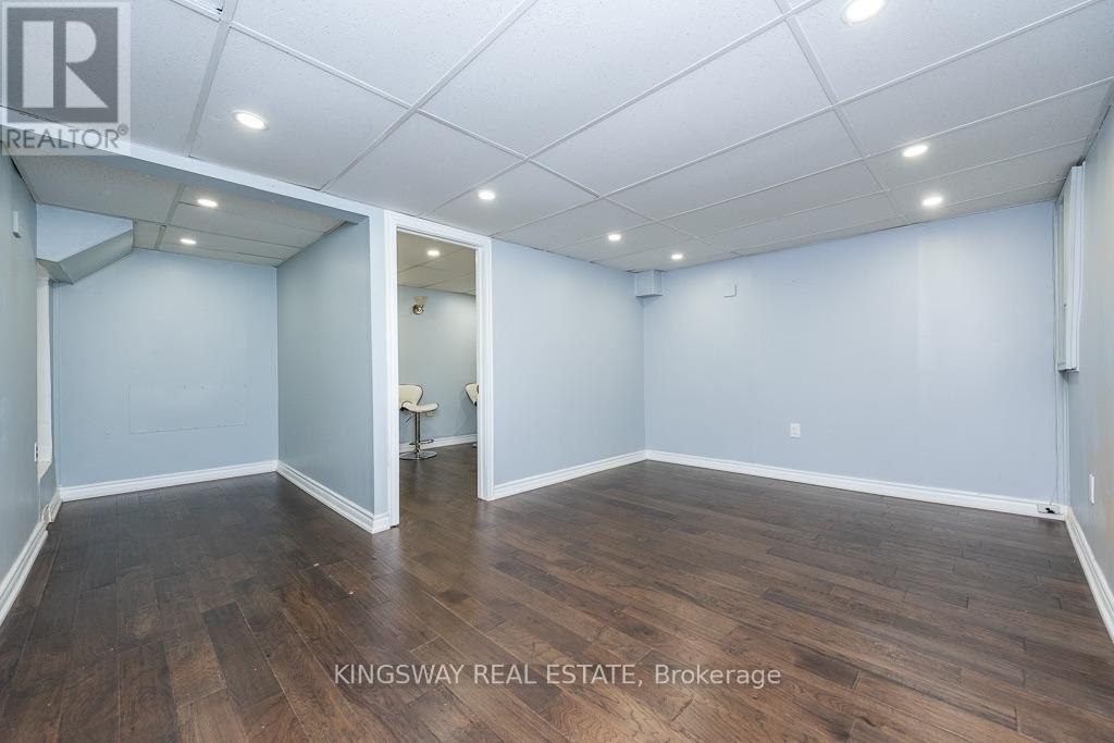 22 - 525 Meadows Boulevard Property Photo 39
