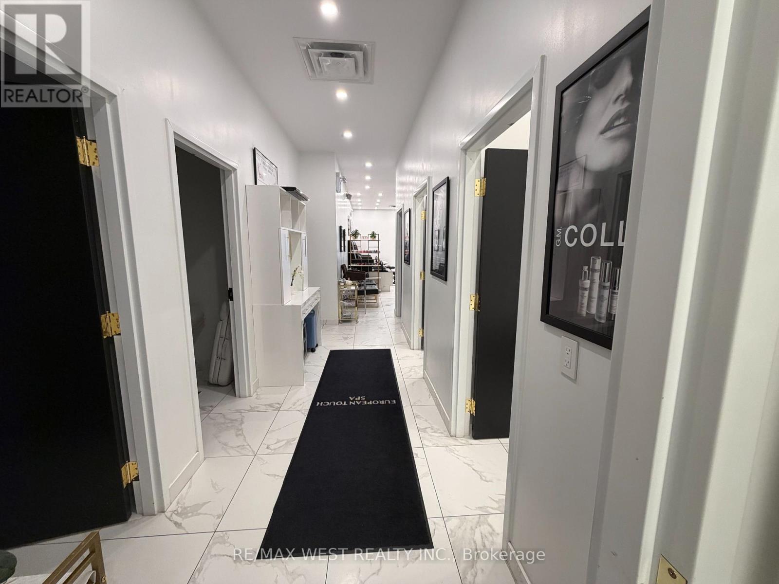 4 - Rm #3 - 5027 Hurontario Street Property Photo 13