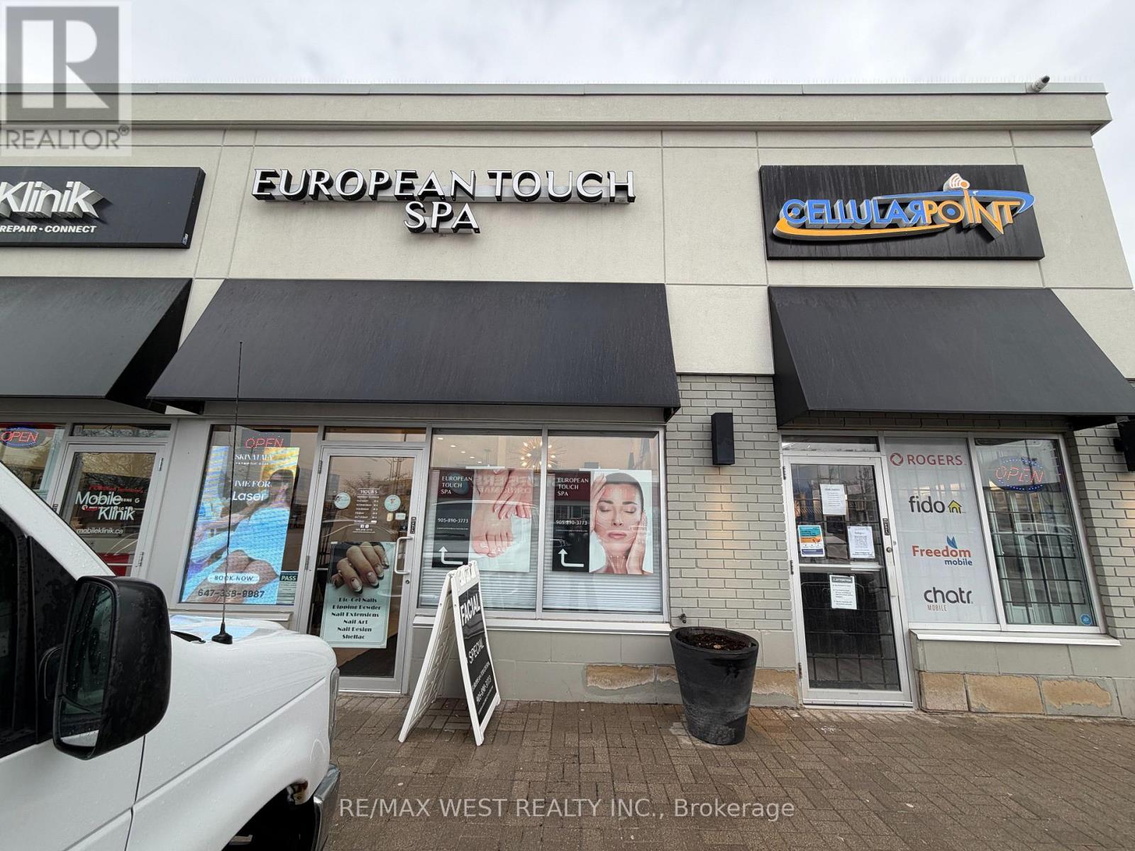 4 - Rm #3 - 5027 Hurontario Street Property Photo 35