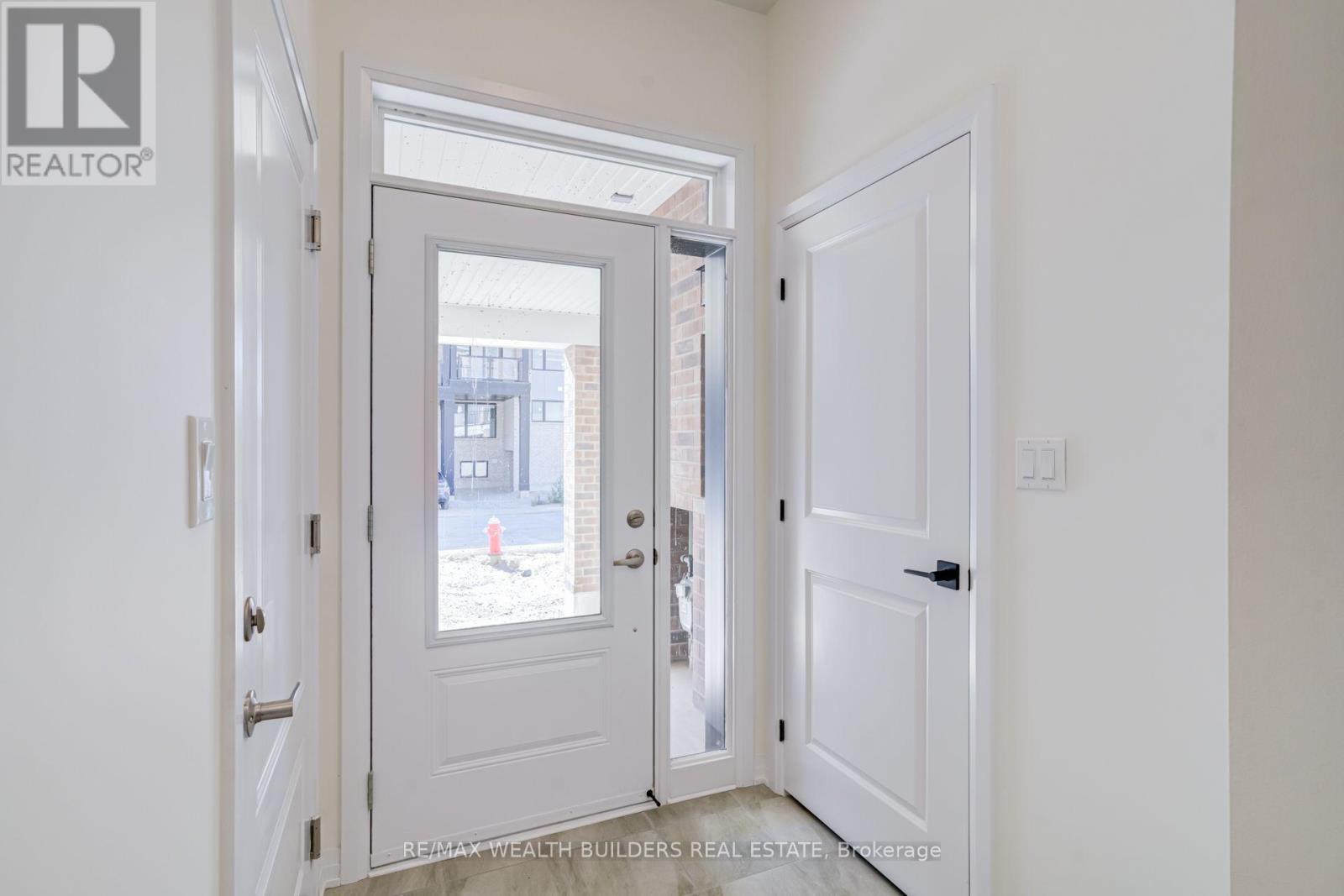 6 Thornbird Crescent Property Photo 3