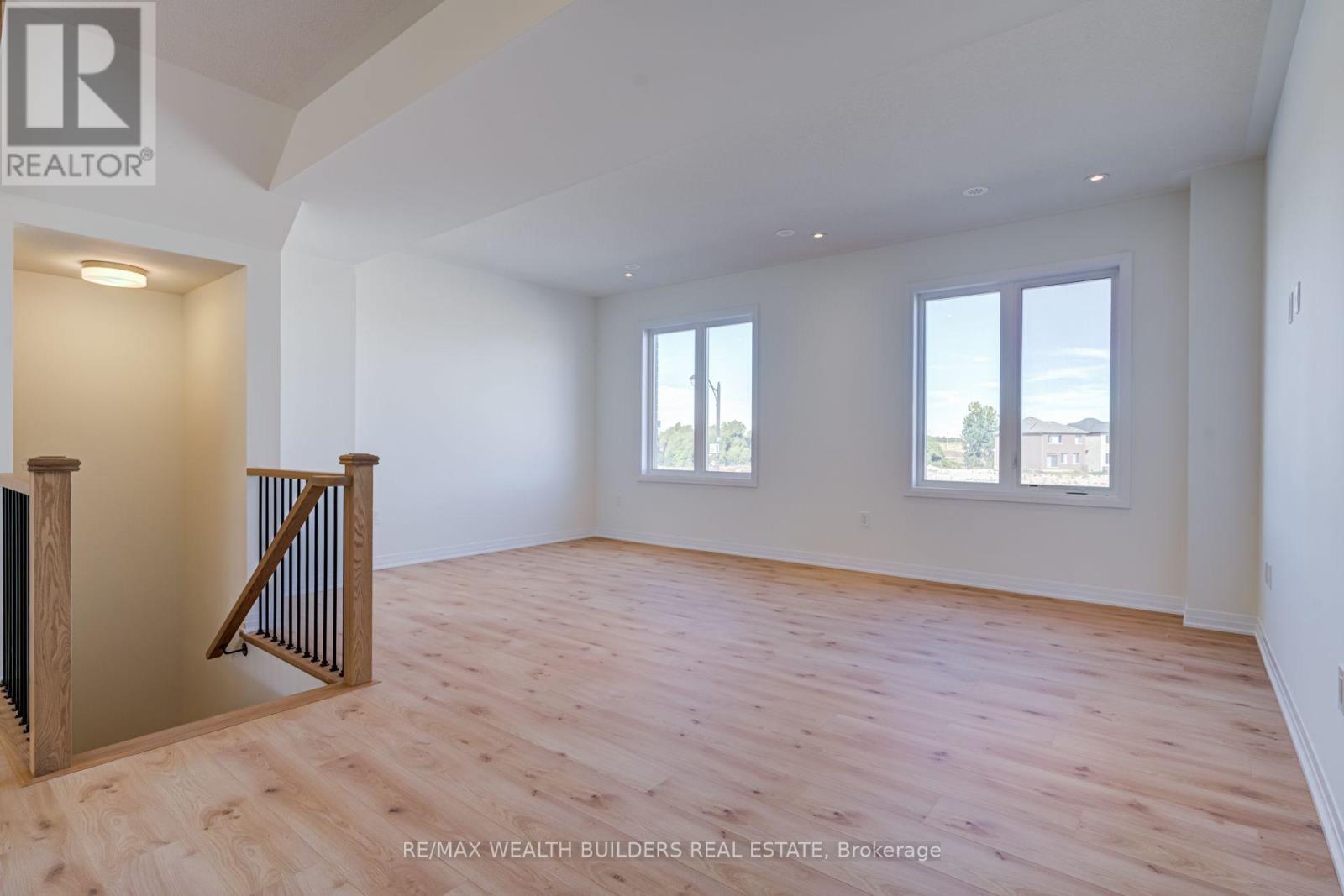 6 Thornbird Crescent Property Photo 4